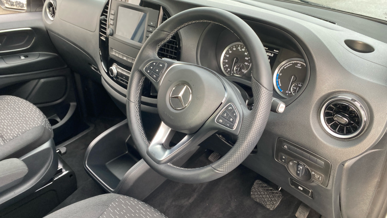 Mercedes-Benz Vito ELr Tourer L3 Electric Fwd 150kW 100kWh Premium 9-Seater Auto